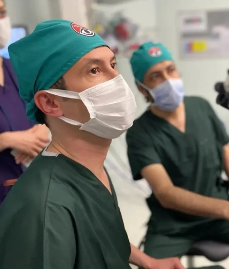 Profesör Doktor Mehmet Talay Köylü - Göz Hastalıkları Uzmanı